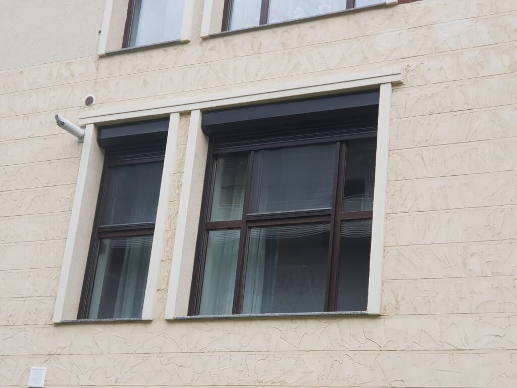rulouri exterioare cu plasa insecte