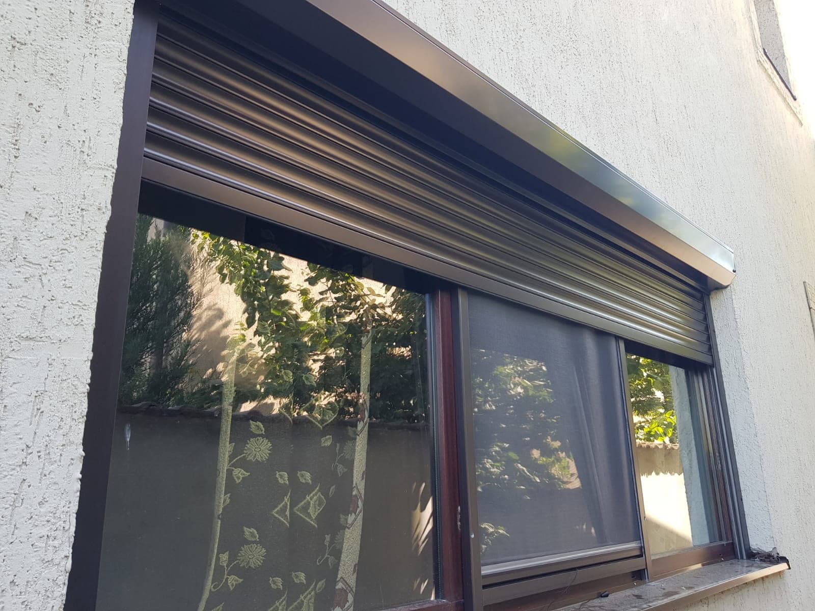 Rulouri pentru geamuri exterioare