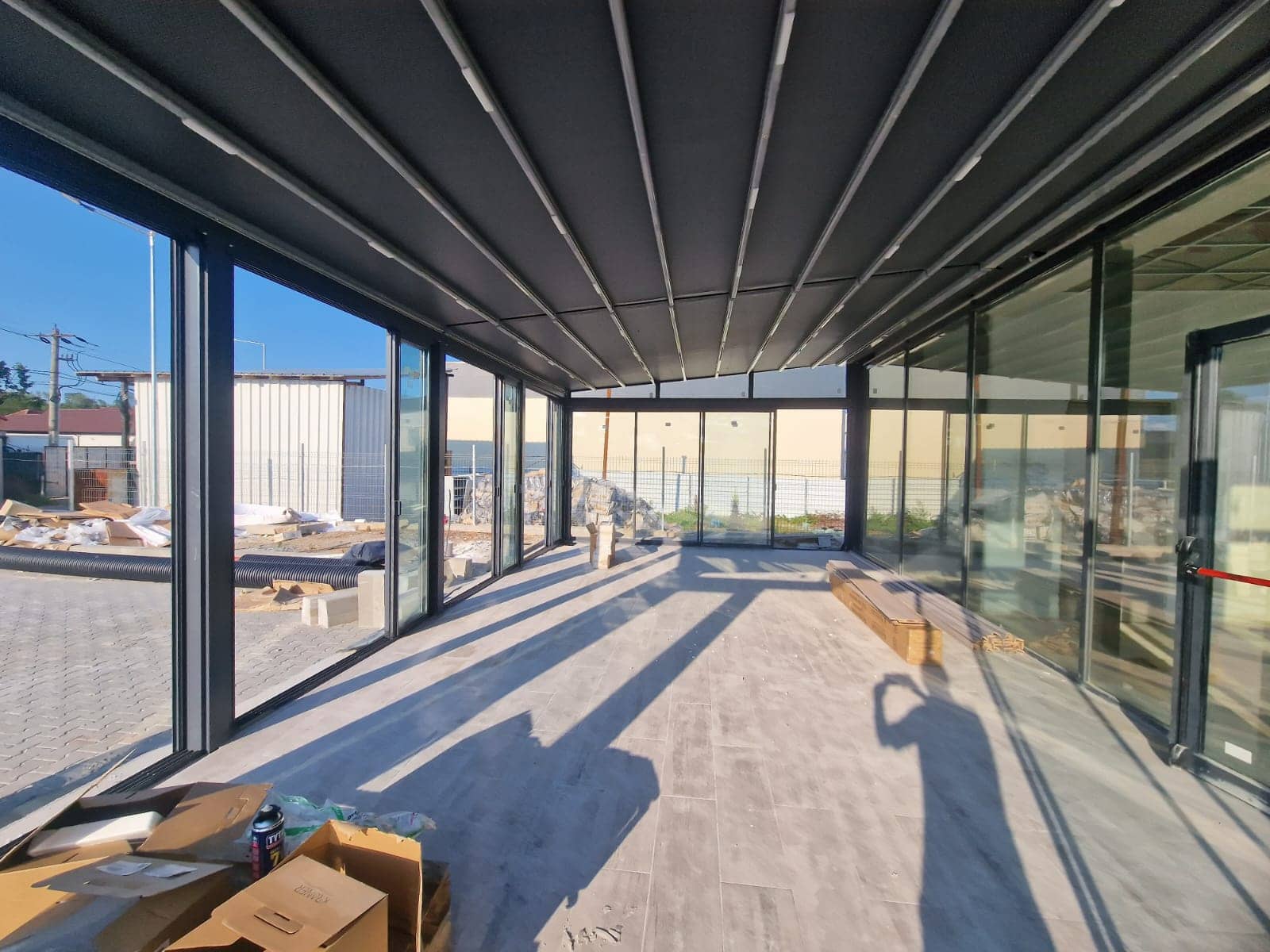 Terase moderne lipite de casa